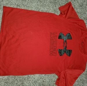 Boy's under armour t shirt